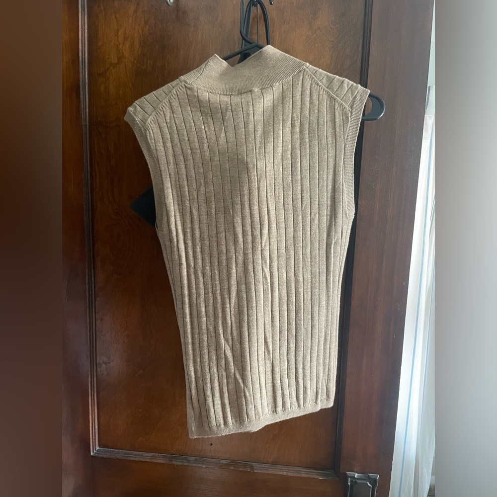 Banana Republic sleeveless mock neck